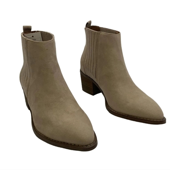 Universal Thread Briar Ankle Booties Light Taupe - Picture 3 of 9